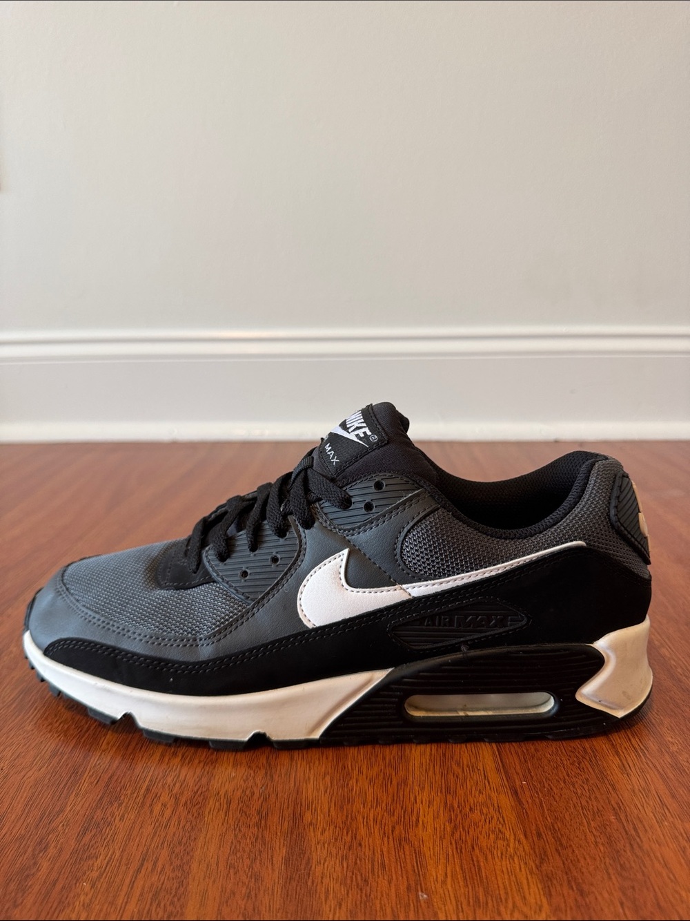 Nike Air Max Men's Black and White Mesh & Leather Sneakers